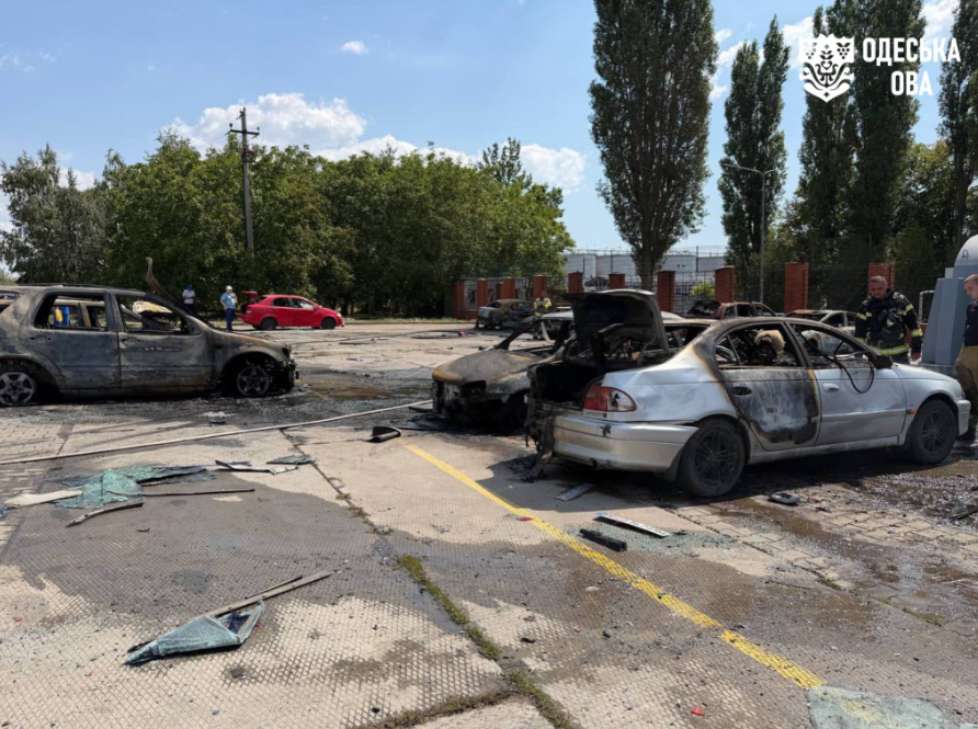 РФ ударила по підприємству на Одещині, є загиблий і постраждалі